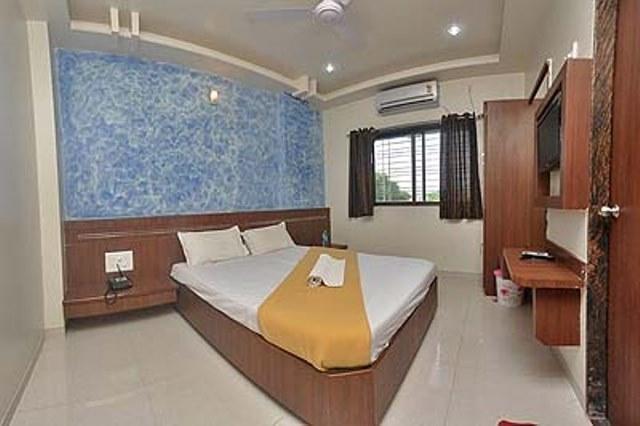 Hotel Jain Residency Shirdi Quarto foto