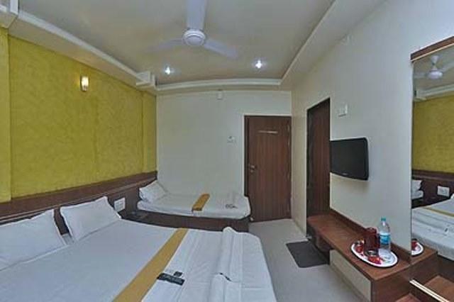 Hotel Jain Residency Shirdi Quarto foto