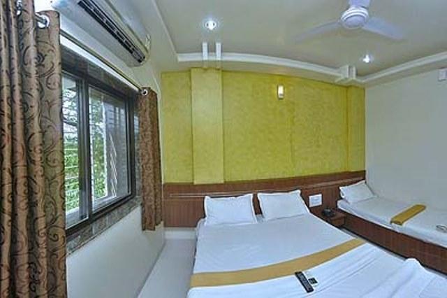 Hotel Jain Residency Shirdi Quarto foto